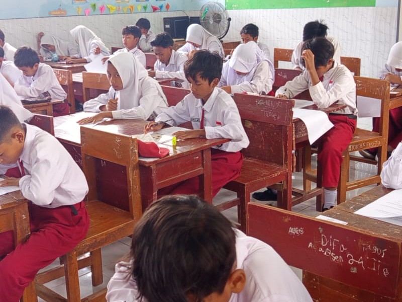 PELAKSANAAN SUMATIF AKHIR SEMESTER 1 SDN 1 BAYEMAN