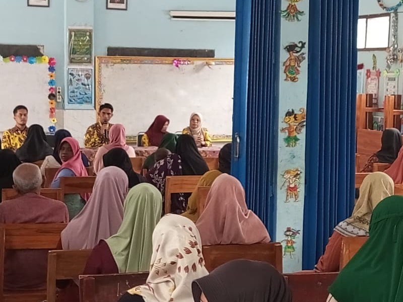 Pertemuan Wali Murid dan Penyerahan Laporan Hasil Belajar Semester 1
